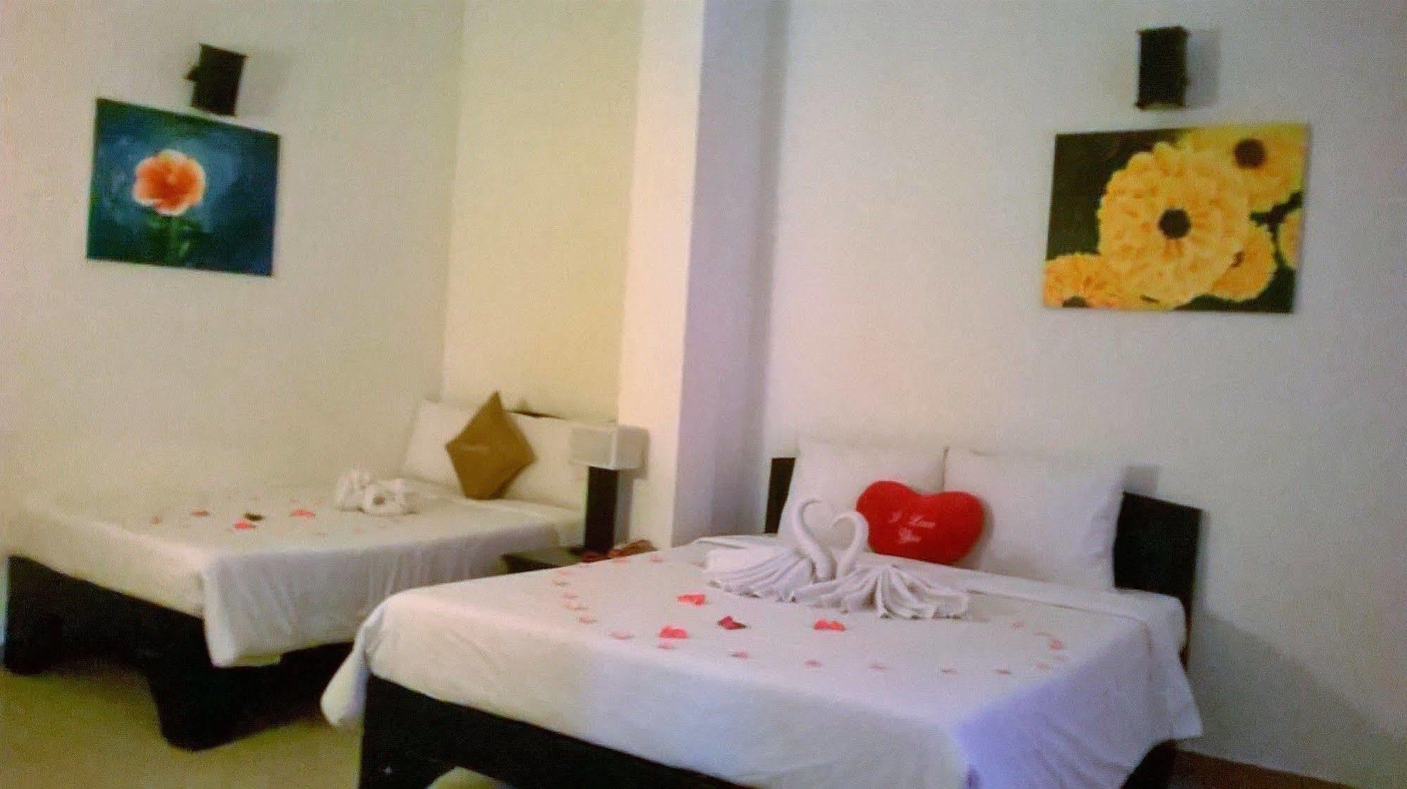 Ruby Bistro Hotel Хюэ Экстерьер фото
